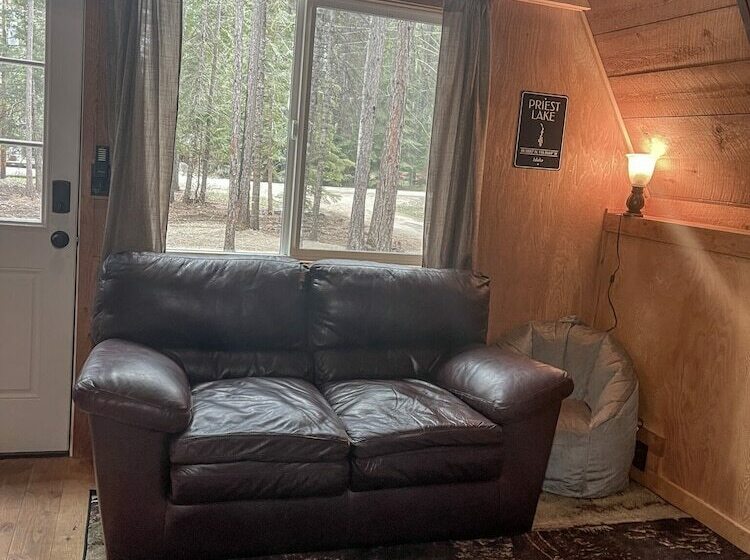 Cozy Priest Lake Cabin In The Woods