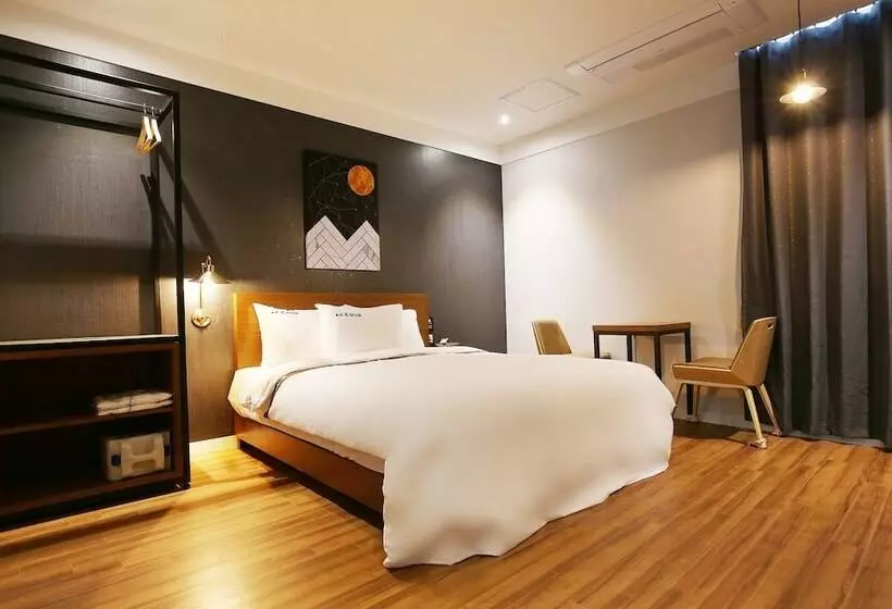 Daejeon Sintanjin Naru Motel