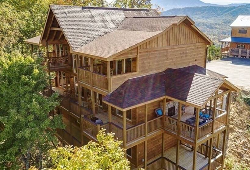 Donwell Manor 4 Bedrooms, 4 Baths, Sleeps 16 4 Cabin By Redawning