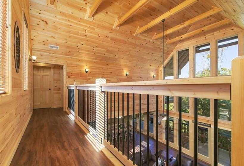 Donwell Manor 4 Bedrooms, 4 Baths, Sleeps 16 4 Cabin By Redawning