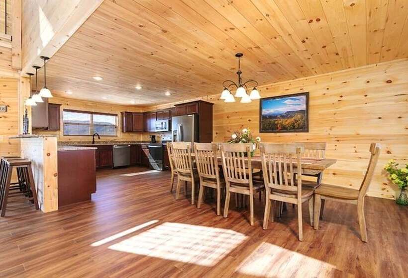 Donwell Manor 4 Bedrooms, 4 Baths, Sleeps 16 4 Cabin By Redawning