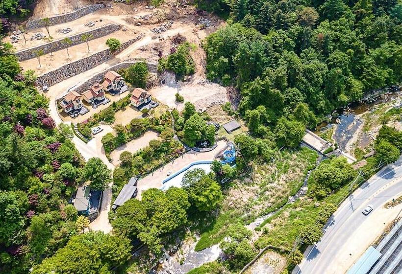 Gapyeong Atthemorn Dokchae Pension