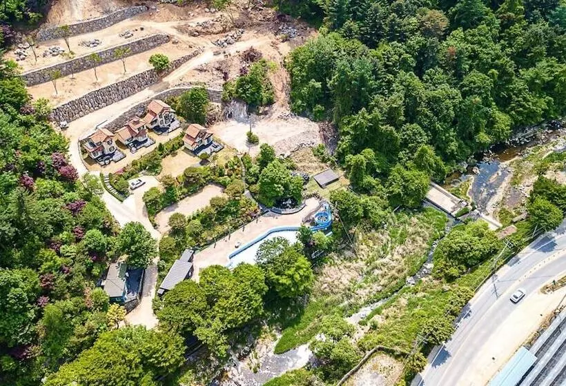 Gapyeong Atthemorn Dokchae Pension