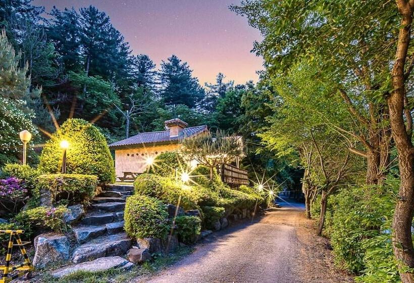 Gapyeong Atthemorn Dokchae Pension