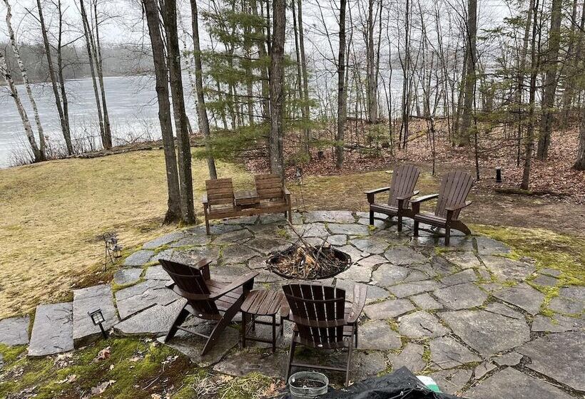 Grand View Log Cabin