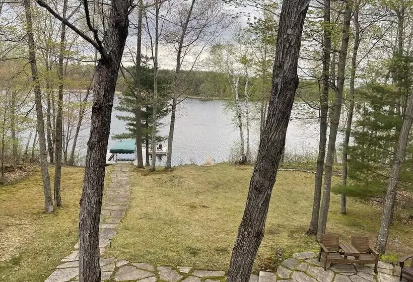 Grand View Log Cabin