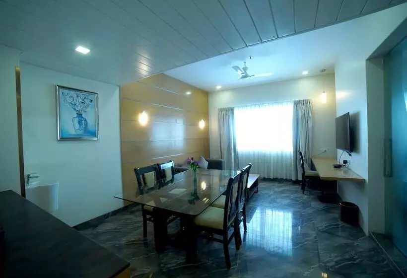 Hotelli Alexander Luxury