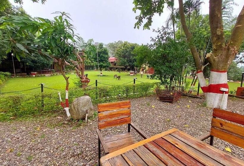 Отель Corbett Tiger Tejomaya Resort