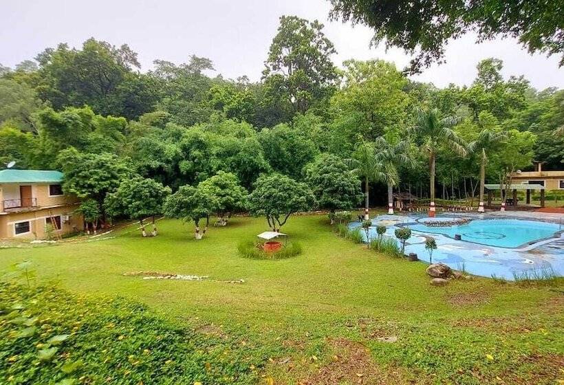 Отель Corbett Tiger Tejomaya Resort