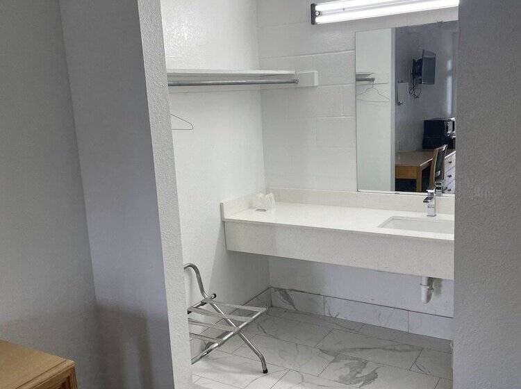 ホテル Executive Inn Of Purcell