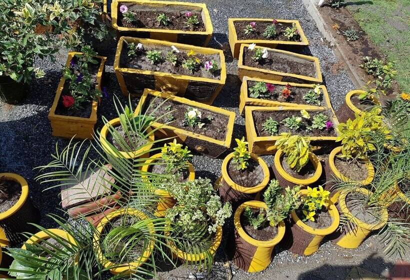 هتل Galaxy Cottages