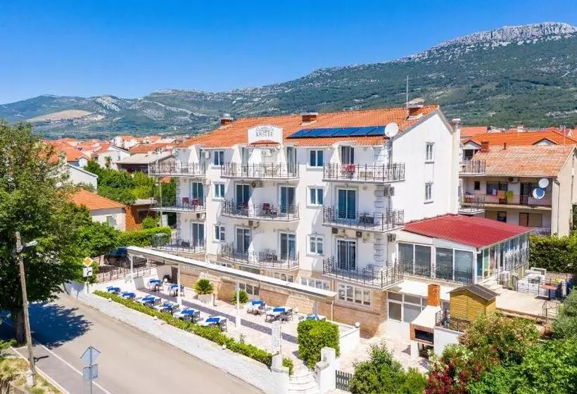 Hotelli Aqua   Guest Rooms & Suites Kaštela