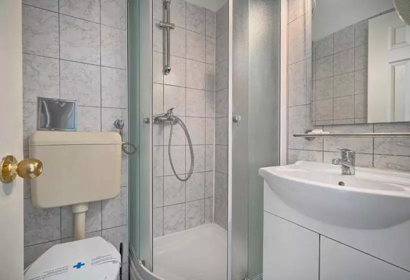 Hotelli Aqua   Guest Rooms & Suites Kaštela