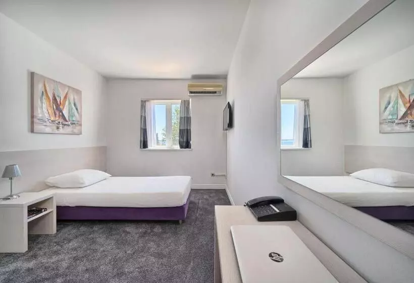 Hotelli Aqua   Guest Rooms & Suites Kaštela