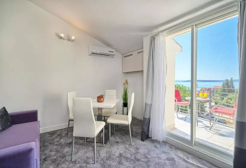 Hotelli Aqua   Guest Rooms & Suites Kaštela