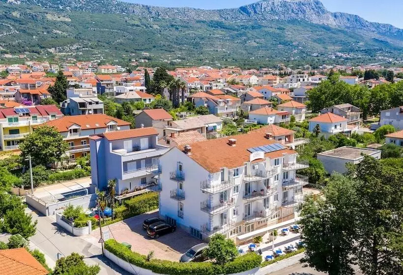 Hotelli Aqua   Guest Rooms & Suites Kaštela