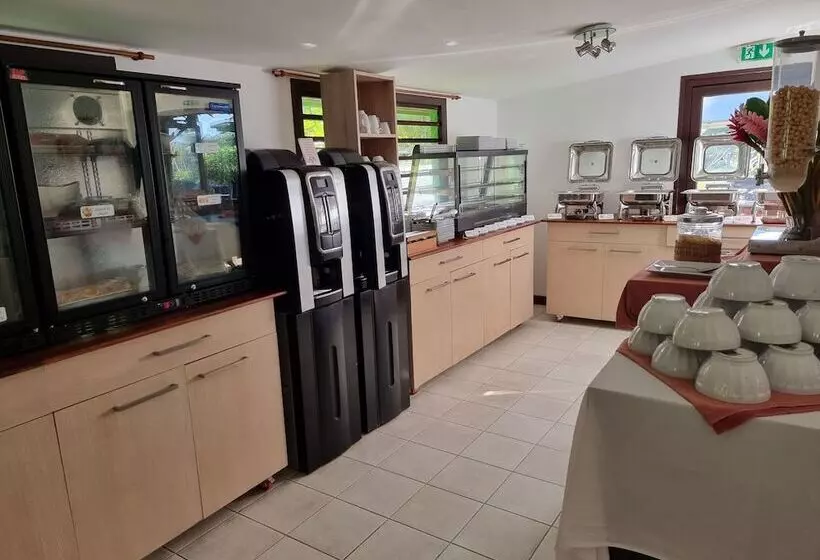 هتل Oasis De Kiamu