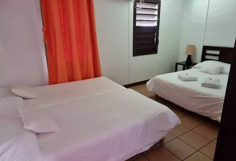 هتل Oasis De Kiamu