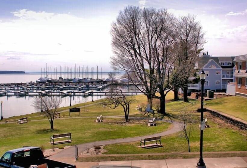 فندق Pier Plaza Lodging