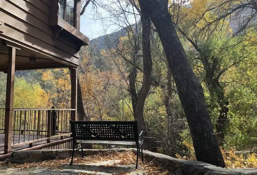 Hotelli Quiet Mind Lodge, Retreat & Spa Sequoias