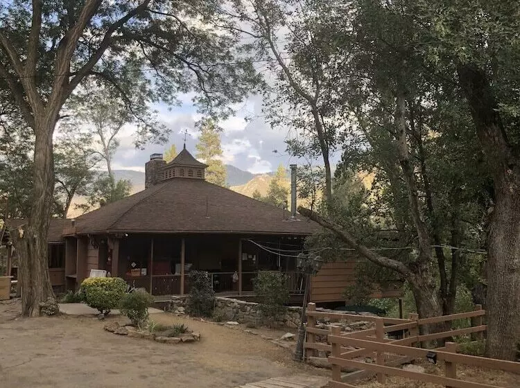 Hotelli Quiet Mind Lodge, Retreat & Spa Sequoias