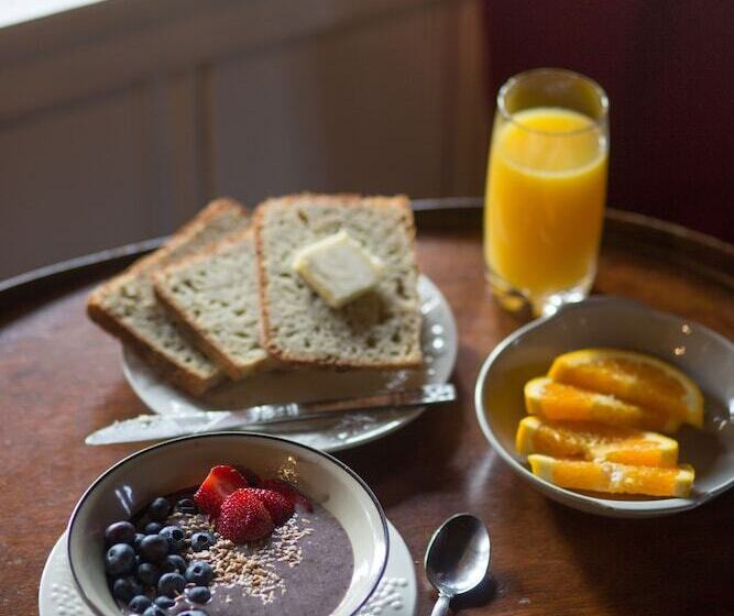 Отель Quiet Mind Lodge, Retreat & Spa Sequoias