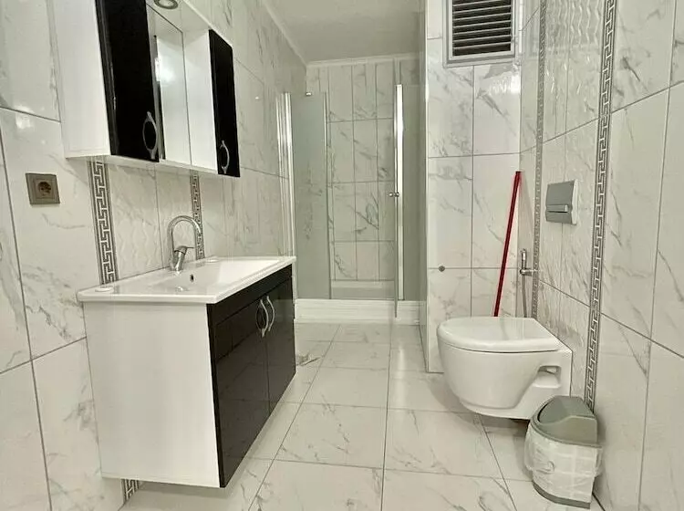 Hotelli Shahin Golden