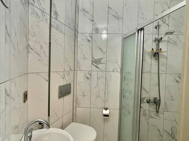 هتل Shahin Golden