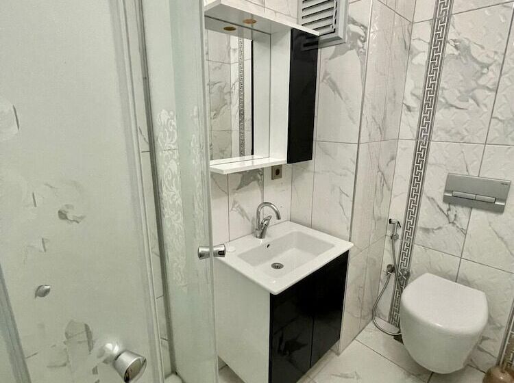 هتل Shahin Golden