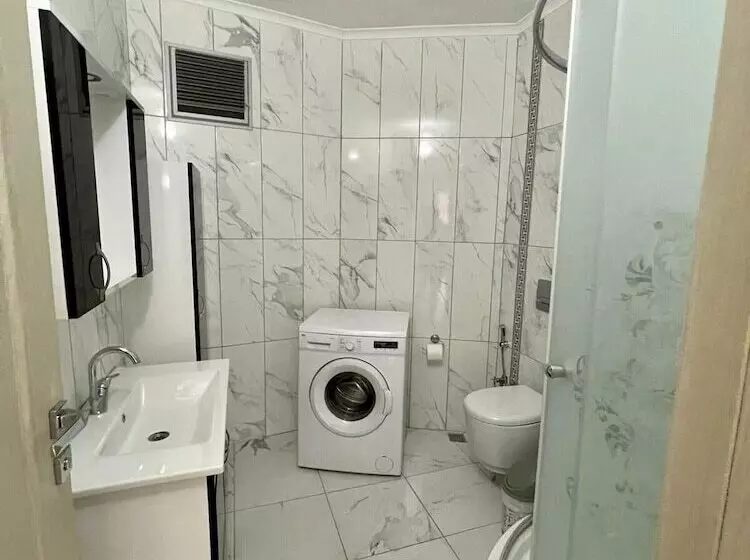 Hotelli Shahin Golden