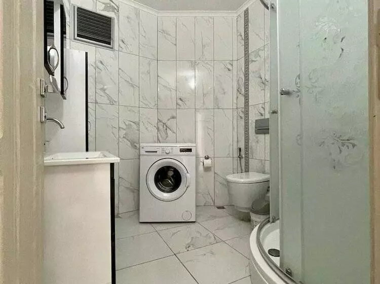 Hotelli Shahin Golden