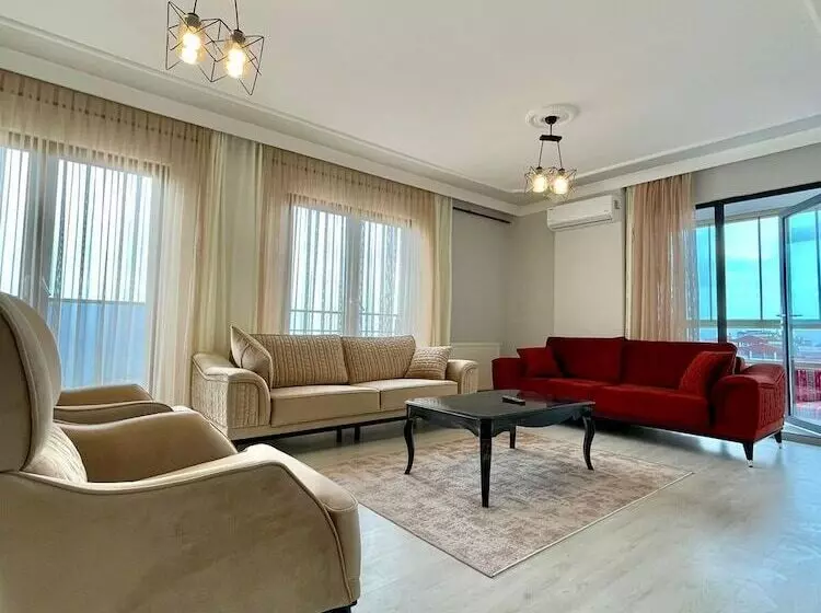 Hotelli Shahin Golden