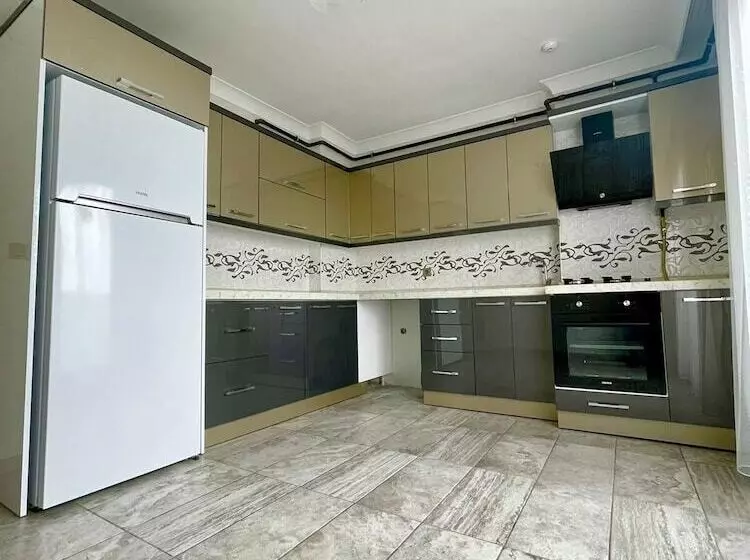 Hotelli Shahin Golden