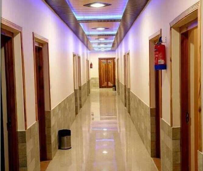 Hotel The Ranikhet Continental