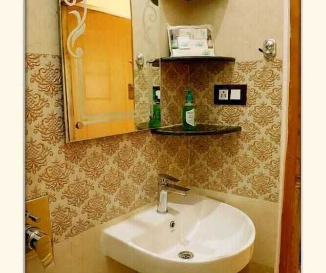 Hotel The Ranikhet Continental