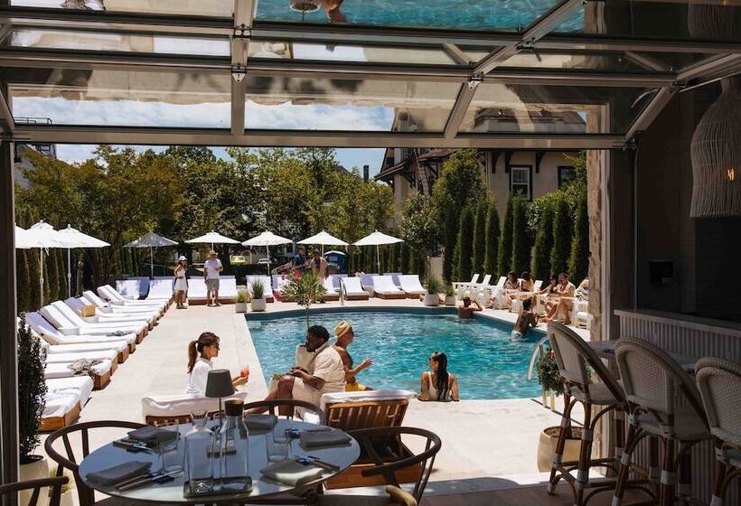 Отель The St Laurent Social Club & Guest Rooms