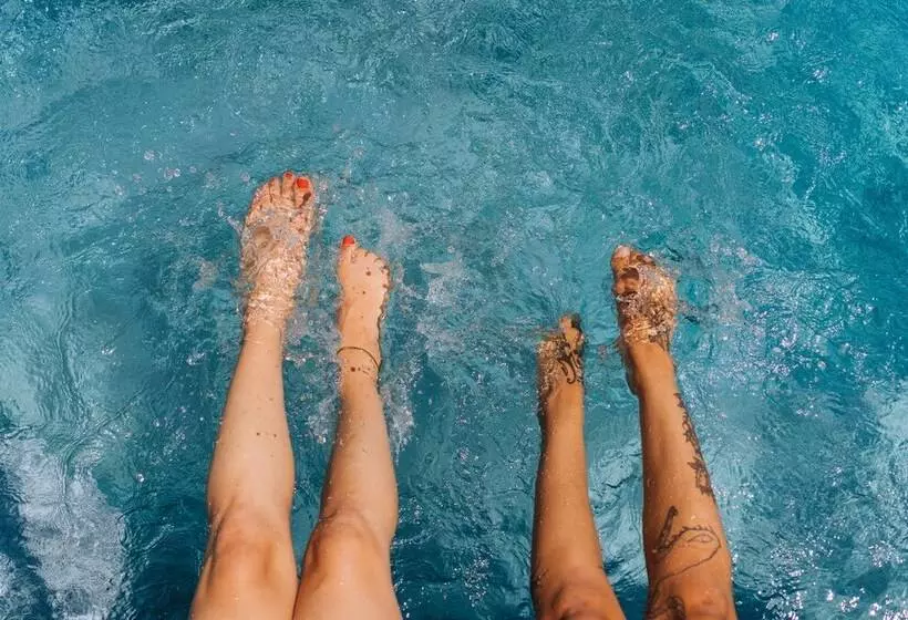 Hotelli The St Laurent Social Club & Guest Rooms