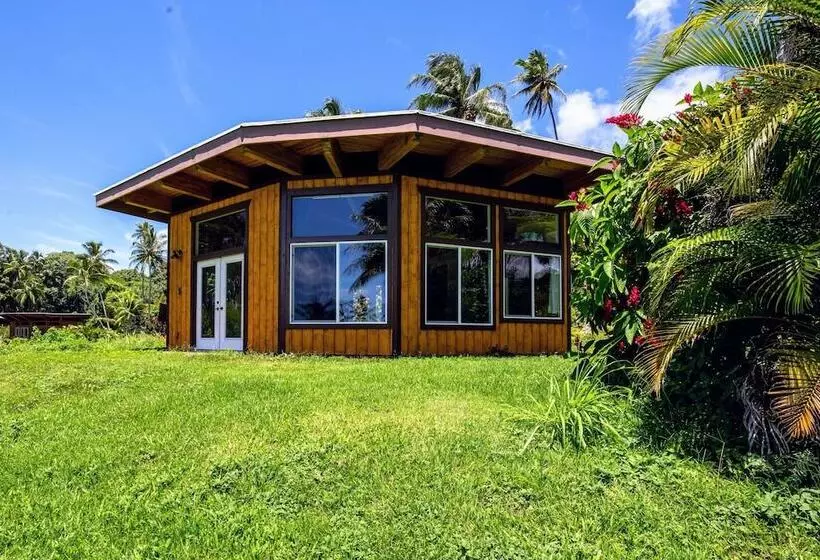 Kalani Oceanside Retreat