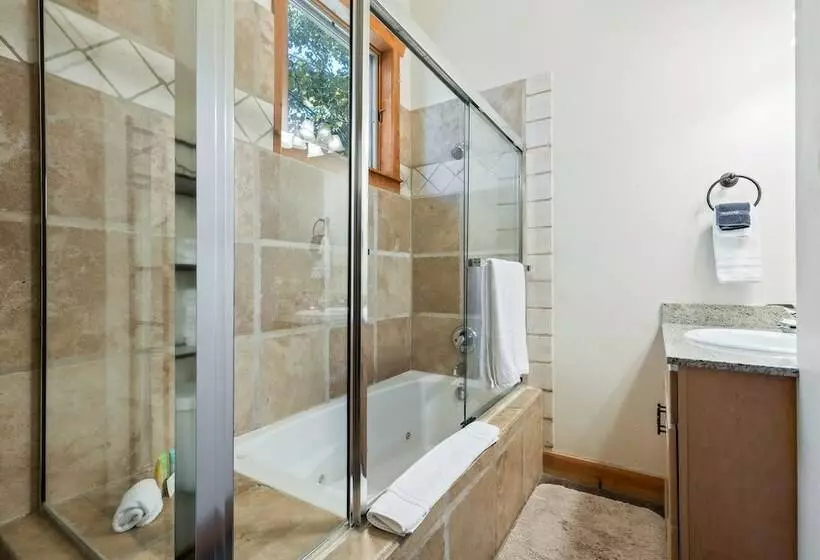 Lazy Bear Log Cabin Canyons Park