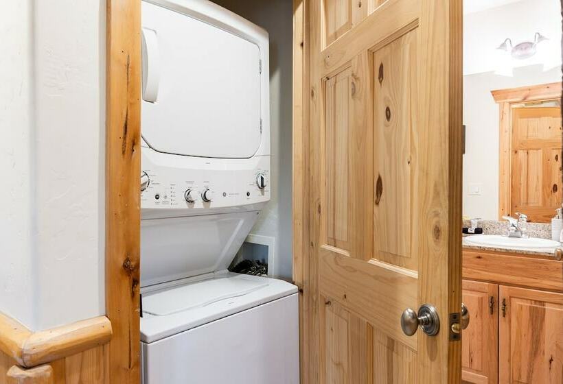 Lazy Bear Log Cabin Canyons Park