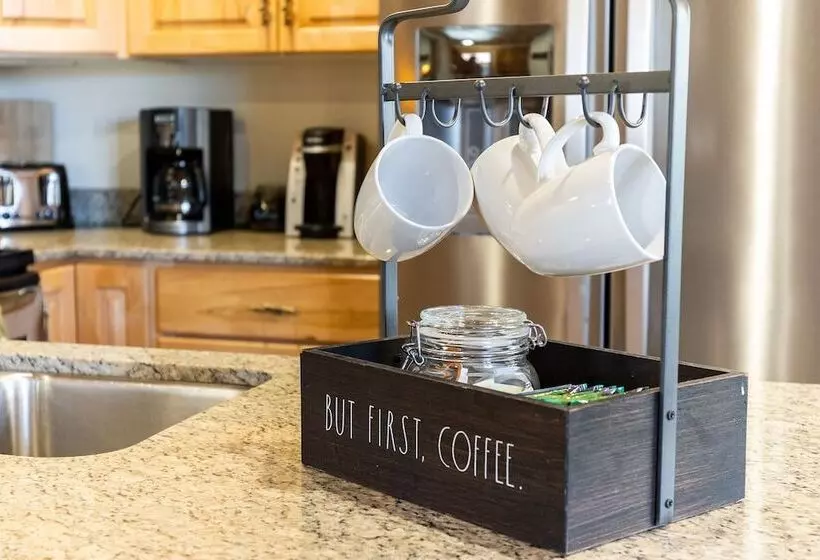 Lazy Bear Log Cabin Canyons Park