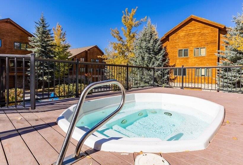 Lazy Bear Log Cabin Canyons Park