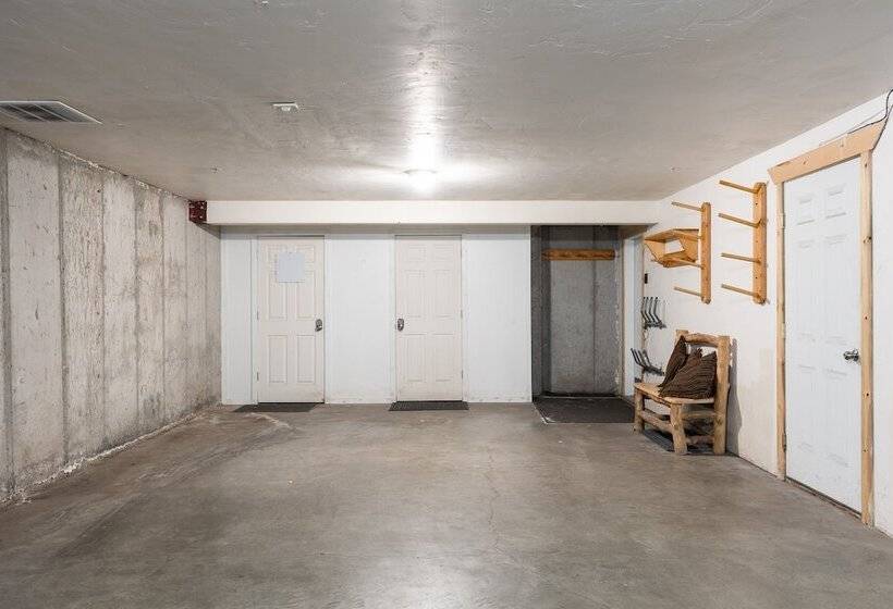 Lazy Bear Log Cabin Canyons Park