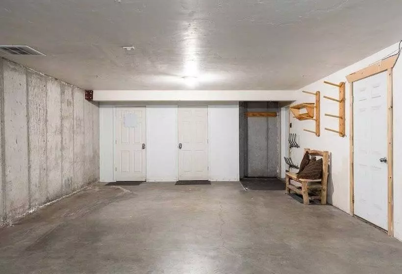 Lazy Bear Log Cabin Canyons Park