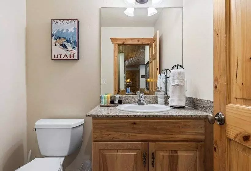 Lazy Bear Log Cabin Canyons Park