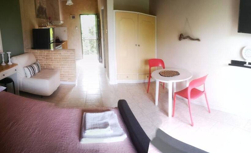 Пансион Achillion B&b