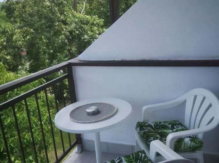 Majatalo Achillion B&b