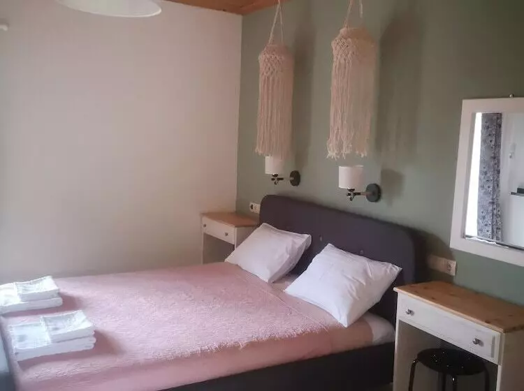 Majatalo Achillion B&b