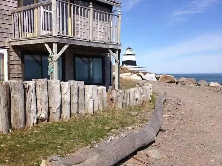 Majatalo Little Bird Inn