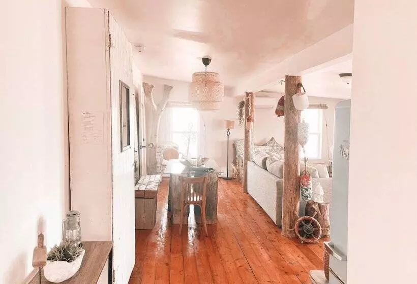 Majatalo Little Bird Inn